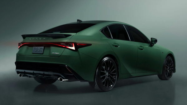 Lexus выпустит особую зеленую версию седана IS тиражом 350 машин
Lexus выпустит особую зеленую версию седана IS тиражом 350 машин