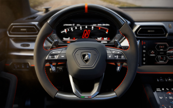 Lamborghini представил самый быстрый Urus в истории: до сотни за 3,3 с
Lamborghini представил самый быстрый Urus в истории: до сотни за 3,3 с