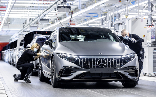 
            VW, Nissan и другие. Почему мировые автобренды массово закрывают заводы
        