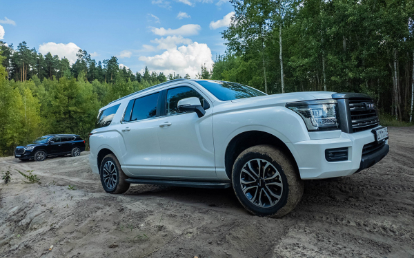 
            KGM Rexton vs Haval H5. Мы сравнили рамники из Кореи и КНР на бездорожье
        