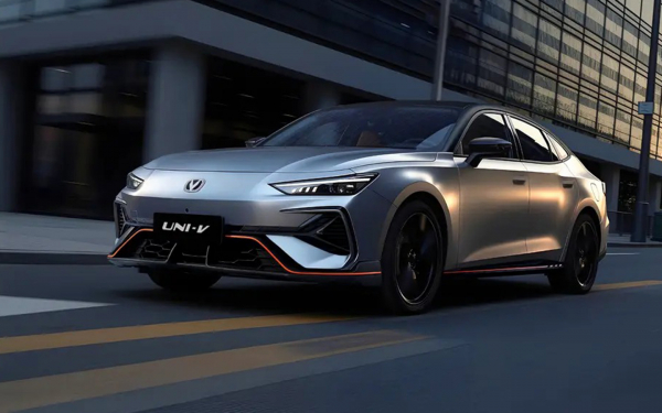
            &laquo;Серый&raquo; Changan A06 вошел в топ-5 гибридов в России. Что о нем надо знать
        