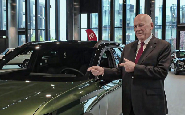
            Глава &laquo;Ростеха&raquo; Чемезов протестировал новый Lada Azimut. Видео
        
