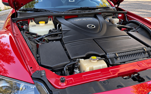 «Сразу отложите на «капиталку». Стоимость содержания 20-летней Mazda RX-8
«Сразу отложите на «капиталку». Стоимость содержания 20-летней Mazda RX-8