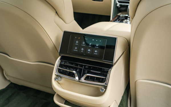 «Безупречен». Bentley экс-принца Эндрю выставили на продажу за $165 тысяч
«Безупречен». Bentley экс-принца Эндрю выставили на продажу за $165 тысяч