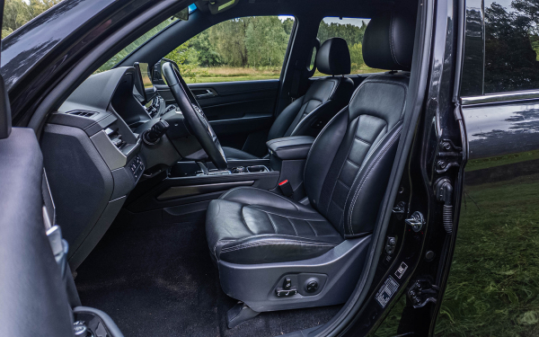 
            KGM Rexton vs Haval H5. Мы сравнили рамники из Кореи и КНР на бездорожье
        
