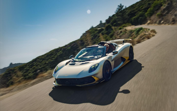 Aston Martin представил 1000-сильный кабриолет Valhalla Spider
Aston Martin представил 1000-сильный кабриолет Valhalla Spider