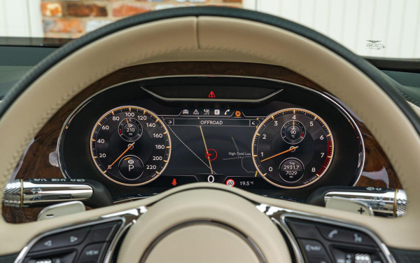 «Безупречен». Bentley экс-принца Эндрю выставили на продажу за $165 тысяч
«Безупречен». Bentley экс-принца Эндрю выставили на продажу за $165 тысяч