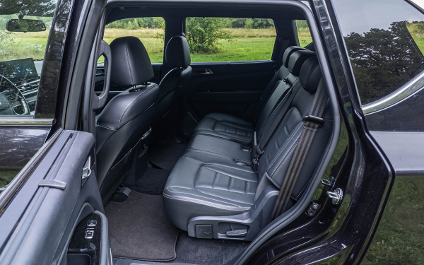 
            KGM Rexton vs Haval H5. Мы сравнили рамники из Кореи и КНР на бездорожье
        