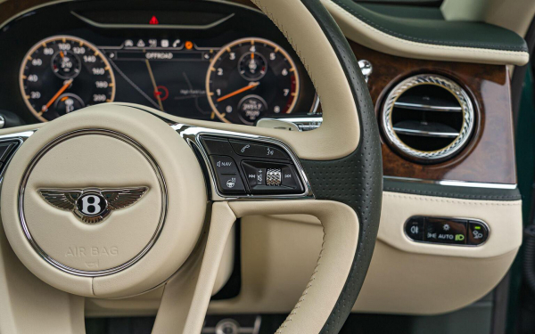 «Безупречен». Bentley экс-принца Эндрю выставили на продажу за $165 тысяч
«Безупречен». Bentley экс-принца Эндрю выставили на продажу за $165 тысяч