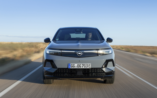 
            Opel представит электрическую Corsa и еще две новинки. Фото
        