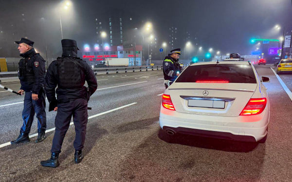 
            ГАИ устроила в Москве операцию &laquo;Анаконда&raquo;. Репортаж из патрульной машины
        