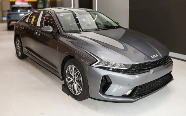 Новый Nissan Teana и еще пять бизнес-седанов для России. Цены и оснащение
Новый Nissan Teana и еще пять бизнес-седанов для России. Цены и оснащение