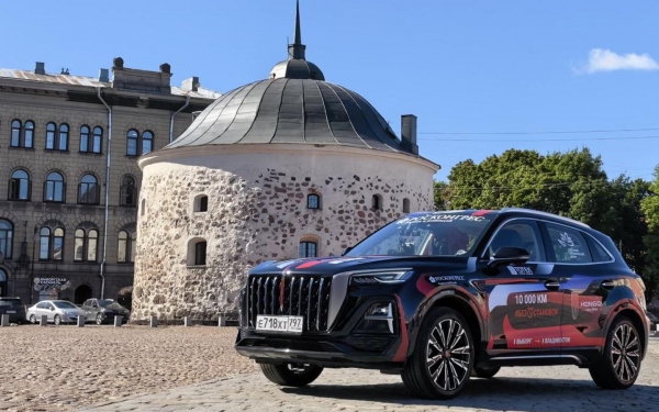
            Hongqi HS5 проехал от Балтики до Тихого океана. Он метит на рекорд России
        
