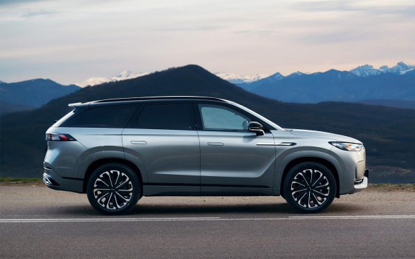
            Косплеят не только Toyota. Новые машины-копипасты мировых марок
        