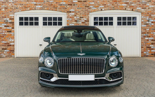 «Безупречен». Bentley экс-принца Эндрю выставили на продажу за $165 тысяч
«Безупречен». Bentley экс-принца Эндрю выставили на продажу за $165 тысяч
