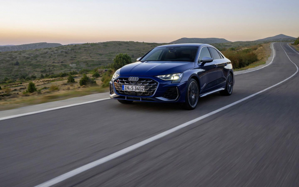 
            Представлен обновленный Audi A3. Он умеет сам тормозить на светофоре
        