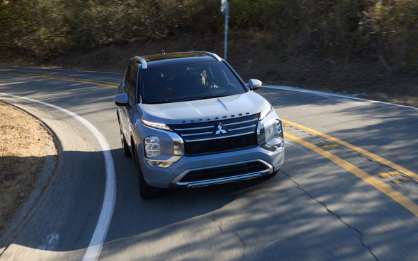 
            Mitsubishi отзовет почти 70 тыс. Outlander из-за проблем с камерами
        