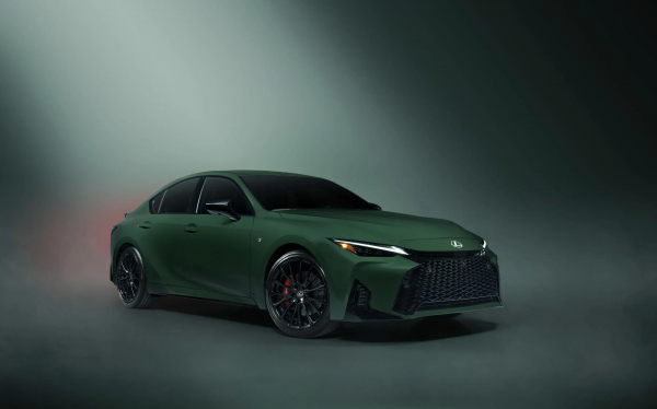 Lexus выпустит особую зеленую версию седана IS тиражом 350 машин
Lexus выпустит особую зеленую версию седана IS тиражом 350 машин