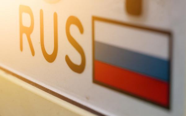 
            BMW и Mercedes оказались лидерами по парковке без номеров в Москве
        