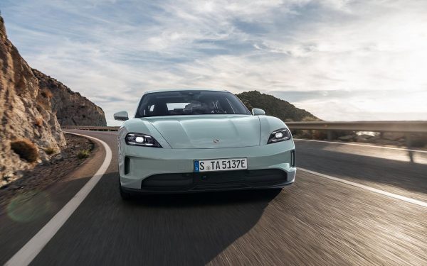 Porsche опровергла сообщения о скором завершении выпуска Taycan
Porsche опровергла сообщения о скором завершении выпуска Taycan