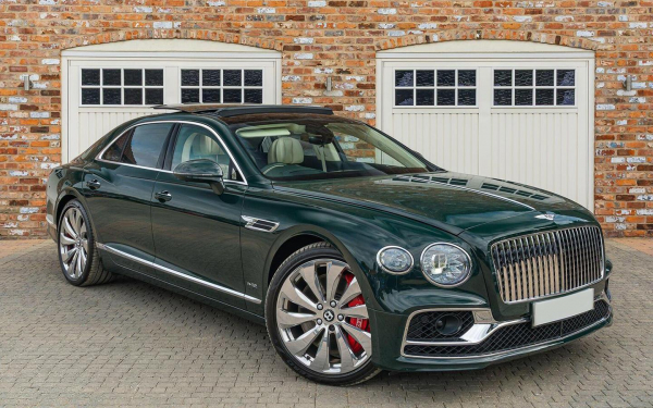 «Безупречен». Bentley экс-принца Эндрю выставили на продажу за $165 тысяч
«Безупречен». Bentley экс-принца Эндрю выставили на продажу за $165 тысяч