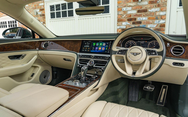 «Безупречен». Bentley экс-принца Эндрю выставили на продажу за $165 тысяч
«Безупречен». Bentley экс-принца Эндрю выставили на продажу за $165 тысяч
