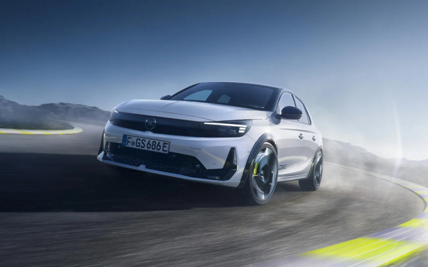 
            Opel представит электрическую Corsa и еще две новинки. Фото
        