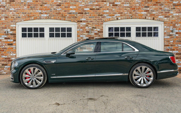 «Безупречен». Bentley экс-принца Эндрю выставили на продажу за $165 тысяч
«Безупречен». Bentley экс-принца Эндрю выставили на продажу за $165 тысяч