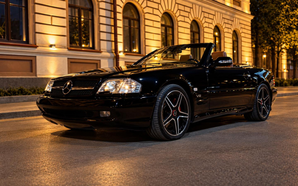 
            Кнопочный телефон и V12. Обзор редкого 28-летнего Mercedes-Benz SL600
        