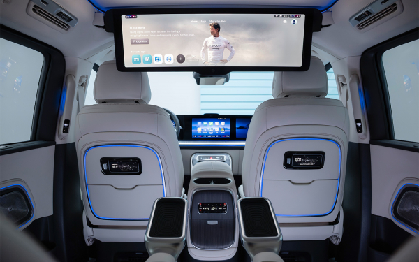 
            Кресла отрегулирует смартфон. Неожиданные опции нового Mercedes-Benz VLE
        