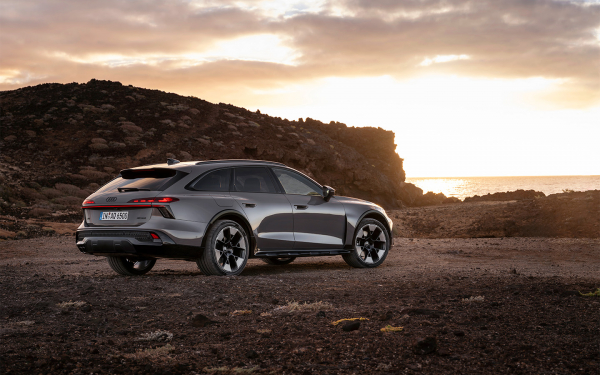
            Дилеры привезут в Россию новый Audi A6 Allroad. Он будет дороже Q7
        