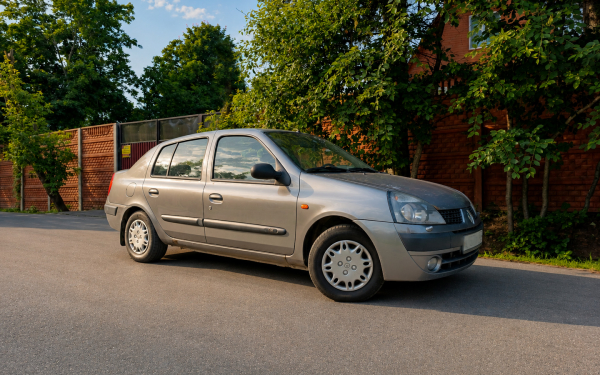 
            &laquo;Его нельзя убить&raquo;. Опыт владения Renault Symbol с пробегом 400 тыс. км
        