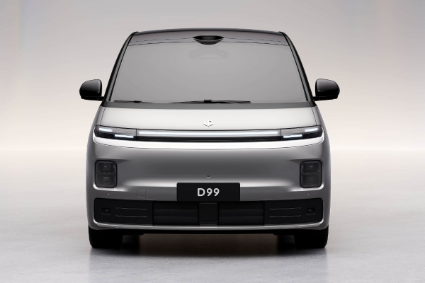 В Китае начались продажи минивэна Leapmotor D99