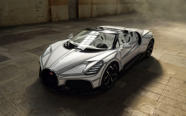 
            Bugatti представила уникальный родстер Mistral. Он сделан из фарфора
        