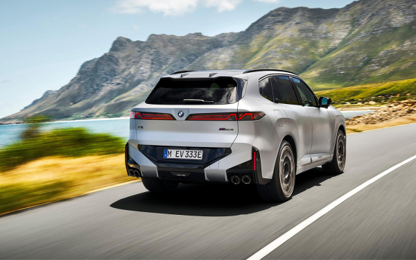 
            BMW X5 лишился раздельной двери багажника. Ее посчитали неудобной
        