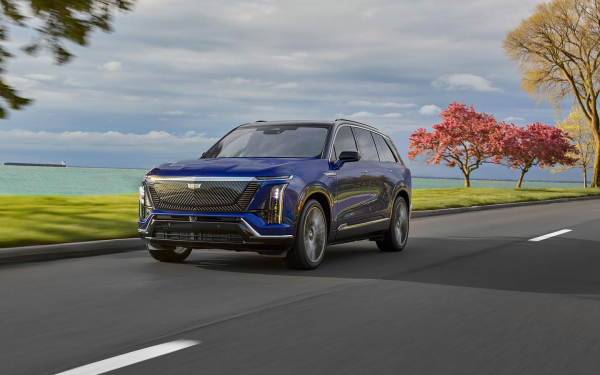 
            Cadillac отзывает все кроссоверы Vistiq. У них опасные сиденья
        