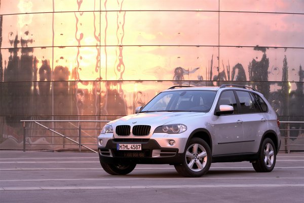 
            Новый BMW X5 привезут в Россию с повышенной на ₽3 млн ценой
        