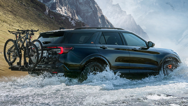 
            Ford Explorer обновили для Китая. У него 27-дюймовый экран в салоне
        