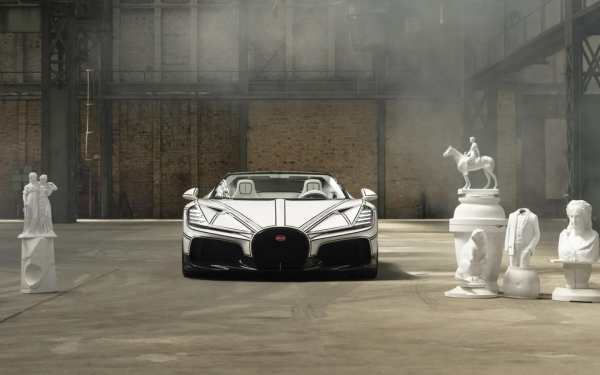 
            Bugatti представила уникальный родстер Mistral. Он сделан из фарфора
        