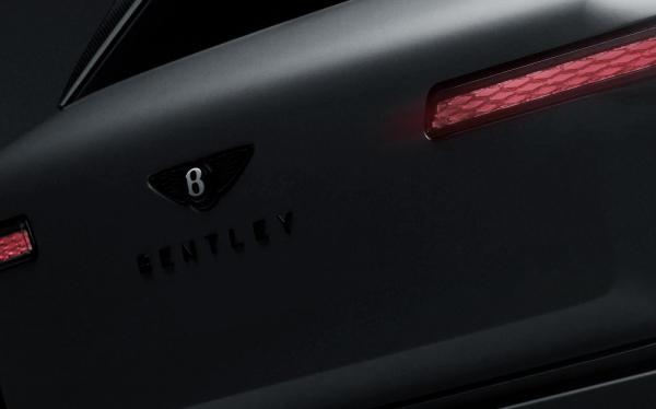
            Bentley показала новый кроссовер Torcal. Он полностью электрический
        