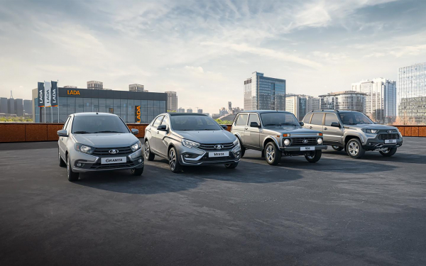 
            Роста цен на Lada с 1 августа не будет. АвтоВАЗ&nbsp;&mdash; о фейке блогеров
        