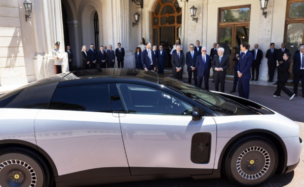 Ferrari на батарейках: Почему с этим голубым все отказываются дружить