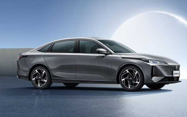 
            Tenet A8 и еще семь новых седанов в России. Они заменили Toyota Camry
        