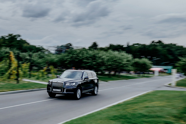 
            Русский ответ Rolls-Royce. Первый тест кроссовера Aurus Komendant
        