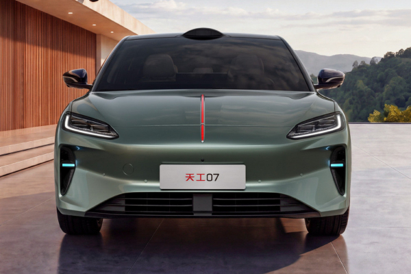 Электроседан Hongqi Tiangong 07: четвертый представитель семейства и батареи с технологиями BYD