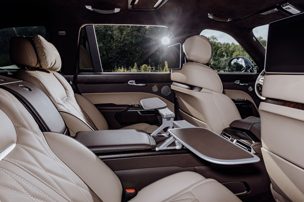
            Русский ответ Rolls-Royce. Первый тест кроссовера Aurus Komendant
        