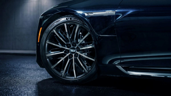 Cadillac Celestiq Night Test: полуночный эксклюзив