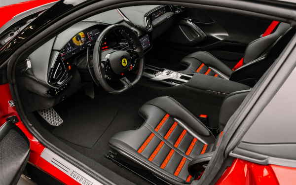 
            Зумеры и 12Cilindri. Обзор последнего суперкара Ferrari старой школы
        
