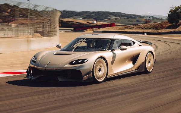 
            В Россию привезут гиперкар Koenigsegg Gemera. Его рисовал россиянин
        