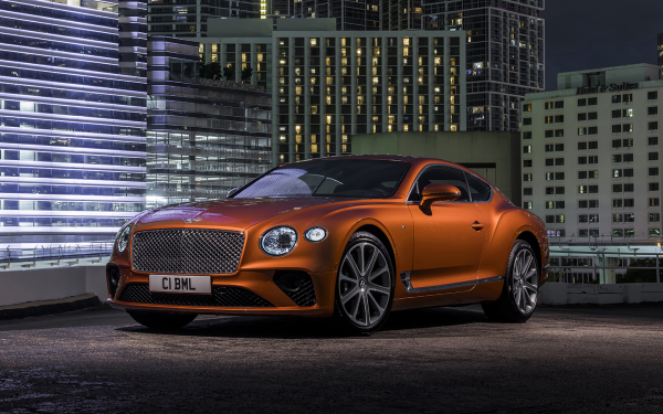 
            От Bentley до Rolls-Royce. Названы цены люксовых иномарок на вторичке
        